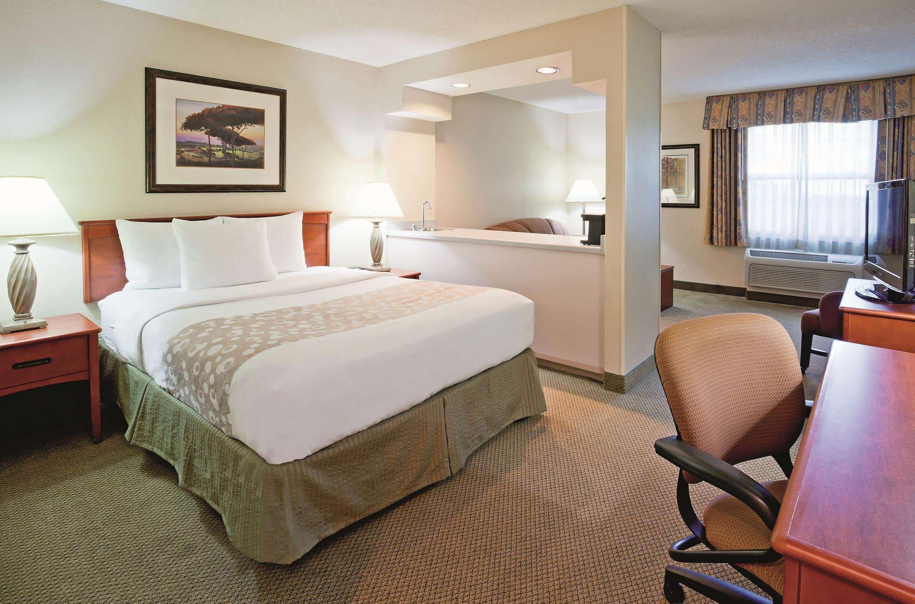 La Quinta By Wyndham Appleton College Avenue Hotel Exterior photo