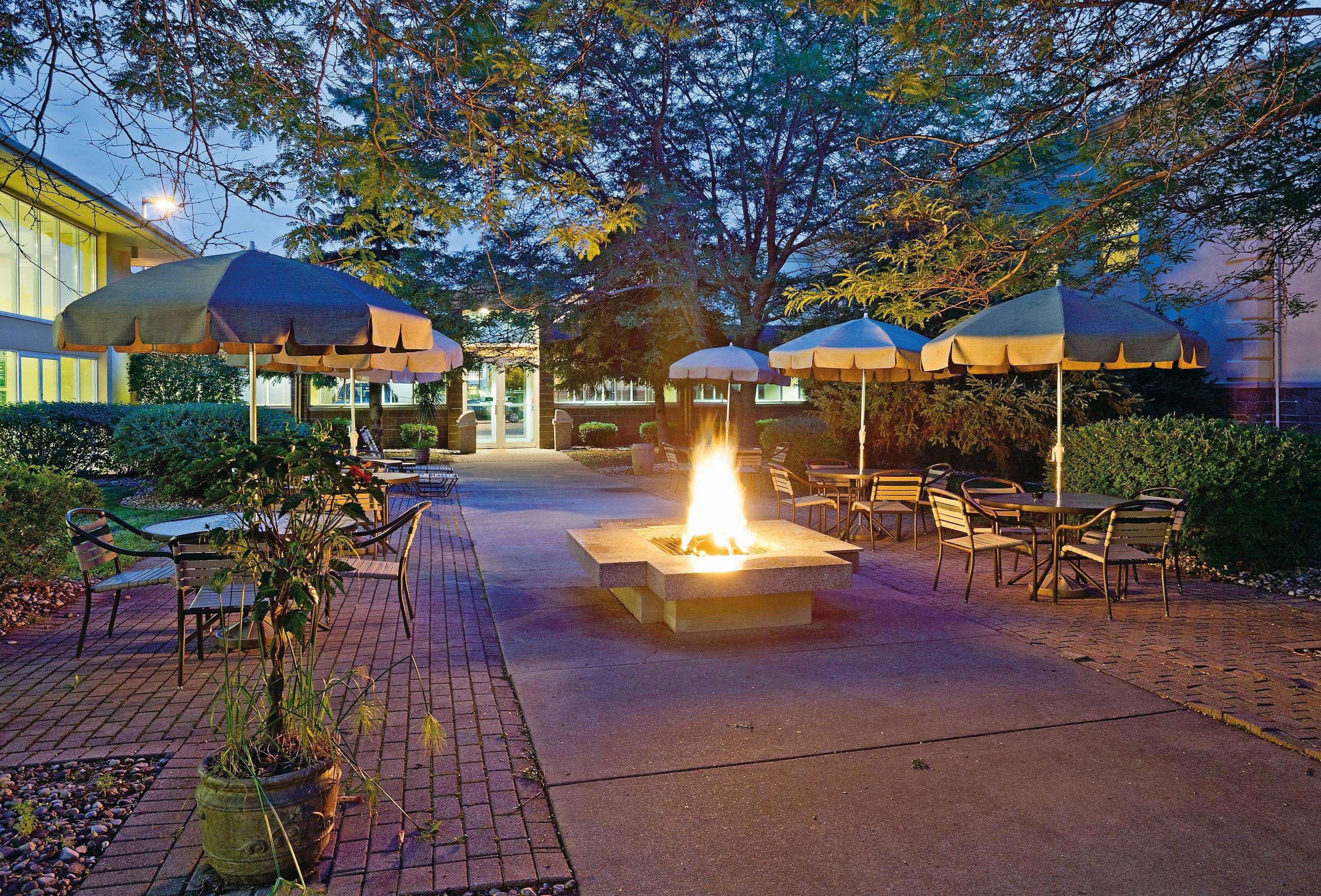 La Quinta By Wyndham Appleton College Avenue Hotel Exterior photo