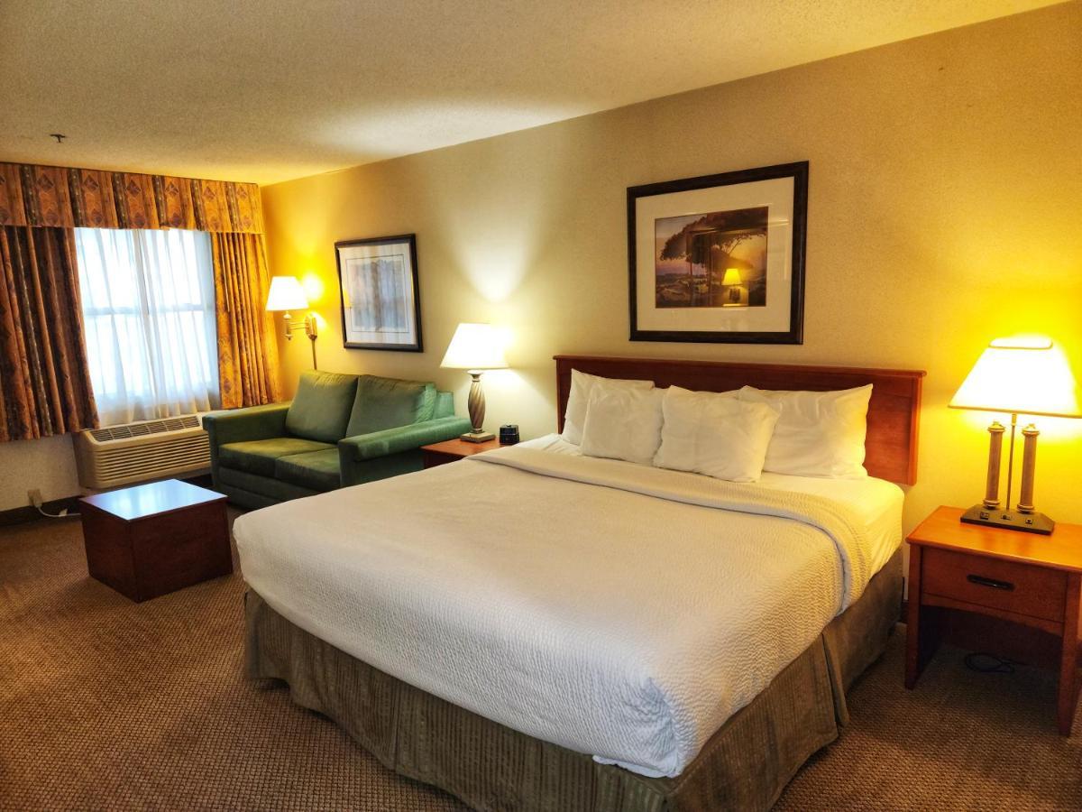 La Quinta By Wyndham Appleton College Avenue Hotel Exterior photo